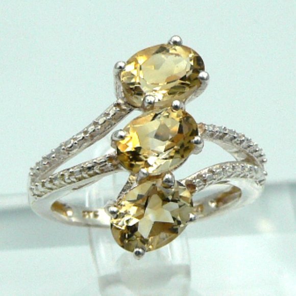 Sz 7 Genuine Brazilian Citrine (Ovl) 3 Stone Ring  NWOT - Picture 1 of 5